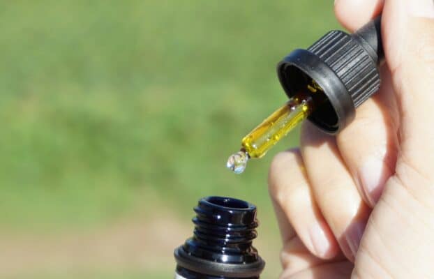 How Long Does THC Oil Take to Kick In? | THC Oil Guide